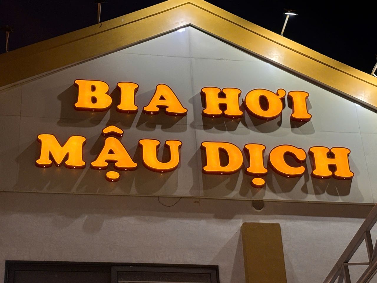 Bia Hơi Mậu Dịch