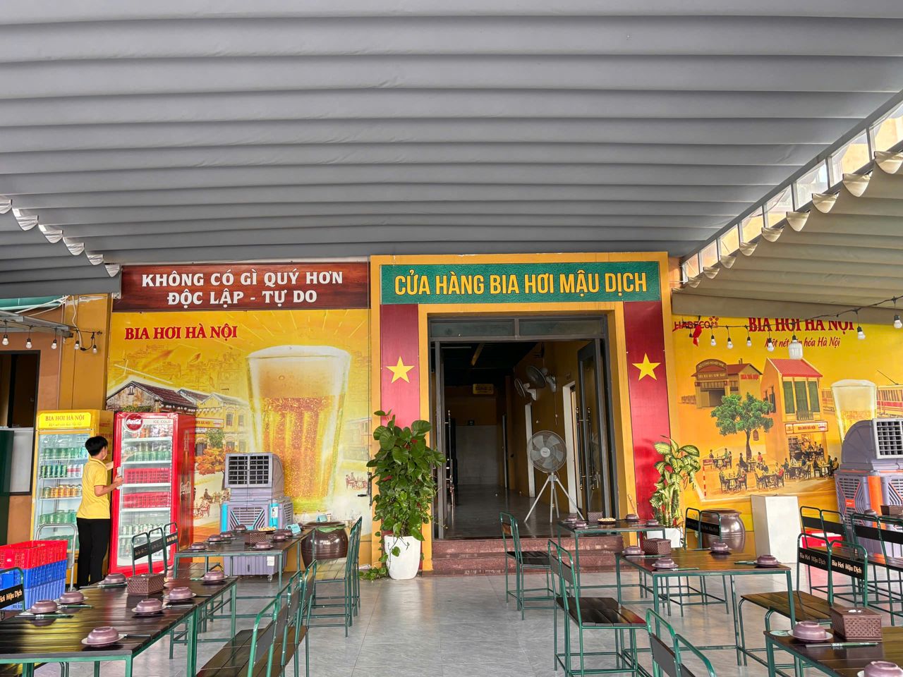 Khu sân vườn